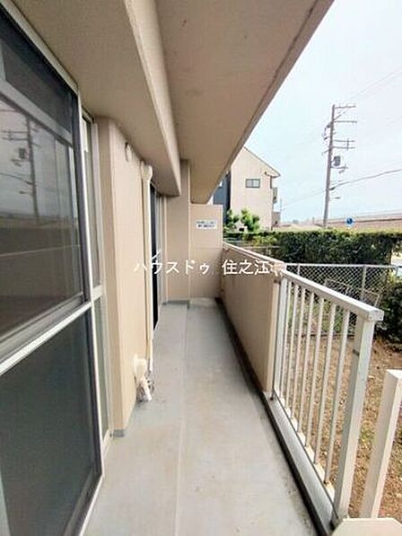 ★南向きバルコニーですので陽当り良好♪洗濯干しに最適
