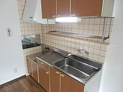 レジデンス久安 2階2LDKの室内