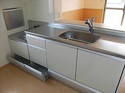 ルミエールＫ 2階2LDKの室内