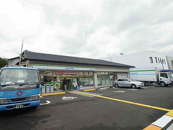 画像18:ファミリーマート　妙心寺駅前店（111m）