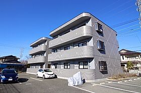 グローバルマンション  ｜ 山梨県中巨摩郡昭和町清水新居（賃貸マンション1K・3階・32.40㎡） その1