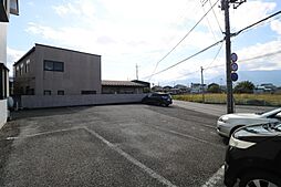 8 / 15