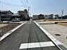 外観：見通しの良い直線道路。毎日の駐車も安心です！