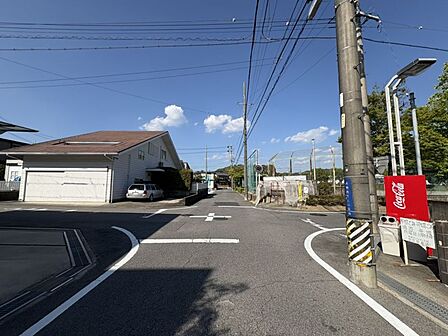 小中学校まで徒歩圏内の立地!安心して通学可能です♪