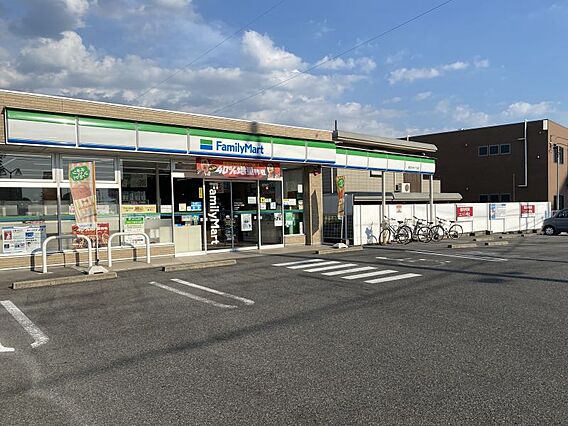 ファミリーマー...