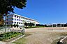 周辺：豊田市立前林中学校（堤・駒場小学校より進学）特別支援学級あり。花の力を生かした体験活動に力を入れており、花を育て、花を贈ることで生徒の感性を豊かにし、また地域の方々との交流を深めています。 2160m