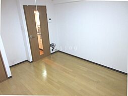 クゥーネルＳ 302 3階1Kのリビング/ダイニング