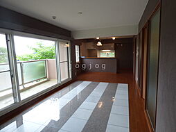 ル・ジャルダン・デュ・オークラ 201 2階3LDKのリビング/ダイニング