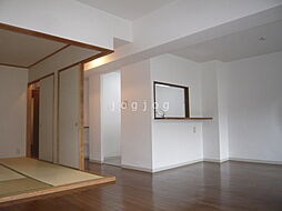 クリオ行啓通参番館 206 2階3LDKのリビング/ダイニング