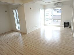 ＧＬＡＳＳ山鼻　ＥＡＳＴ 501 5階3LDKのリビング/ダイニング