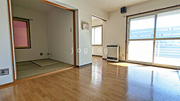 サンエス宮の森フラット 301 3階2DKのリビング/ダイニング