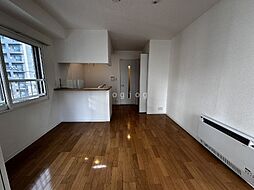 カルフール大通東 401 4階1LDKのリビング/ダイニング