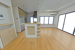 フローレンス東雲グランドアーク 4SLDKのリビング/ダイニング