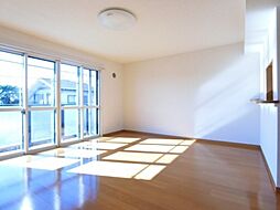 JR東北本線 宇都宮駅 バス16分 スーパーオータニ前下車 徒歩7分の賃貸マンション 1階1Kのリビング/ダイニング