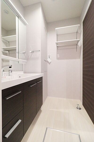 apartment 栃木県宇都宮市陽東３丁目２７－３　ウィスタリア１F