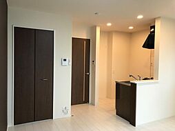 JR東北本線 岡本駅 徒歩7分の賃貸アパート 2階1LDKのリビング/ダイニング