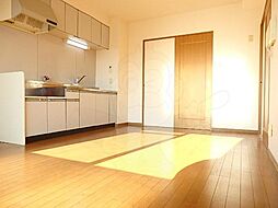 JR東海道・山陽本線 栗東駅 徒歩10分の賃貸マンション 1階2LDKのリビング/ダイニング