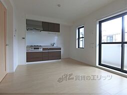 JR東海道・山陽本線 山科駅 徒歩17分の賃貸マンション 4階1LDKのリビング/ダイニング