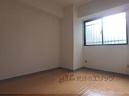 ロイヤル現代 1階3LDKのリビング/ダイニング