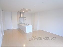 近鉄京都線 大久保駅 徒歩7分の賃貸マンション 2階2LDKのリビング/ダイニング