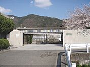 大宅中学校まで980メートル