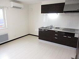 Ｃｕｏｒｅ 201 2階2DKのリビング/ダイニング