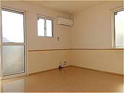 ヴィルセイン椋野　A棟 203 2階1LDKのリビング/ダイニング