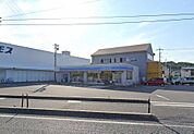 ローソン萩椿東新川店(666m)