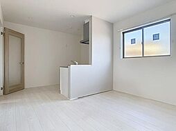 クルム綾羅木 106 1階1LDKのリビング/ダイニング