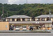 セブンイレブン下関長府警察署前店(257m)