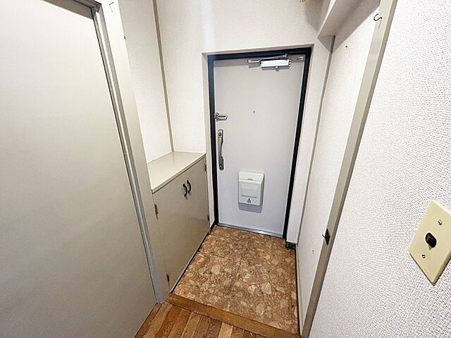 玄関 西けやき台団地4号棟 3階/-