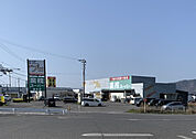 業務スーパー香川豊中店 257m