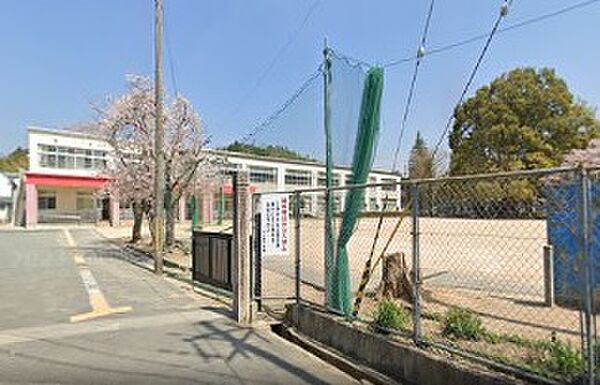 画像24:福知山市立六人部小学校（720m）