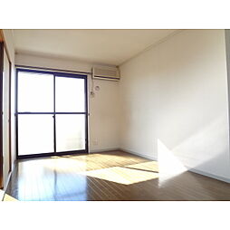 パウゼ・ドゥ・アピス　B棟 1階2LDKのリビング/ダイニング