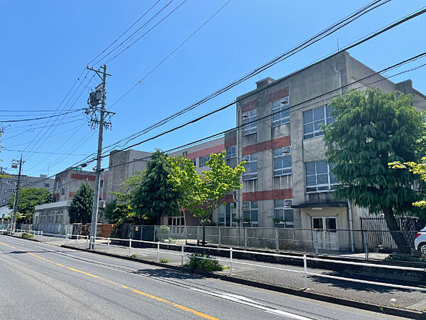 画像17:小学校「名古屋市立白金小学校まで951m」