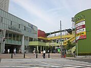 ショッピング施設「アスナル金山まで410m」