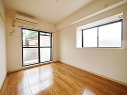 東急田園都市線 二子新地駅 徒歩7分の賃貸マンション 4階1Kのリビング/ダイニング