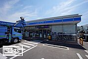 ローソン高松多肥上町西原店(コンビニ)まで458m