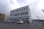 ファミリーマート高松香西東店(コンビニ)まで460m