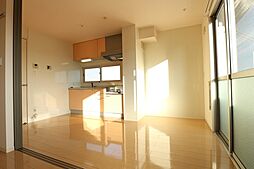 リビングタウン北川添　A棟 202号室 2階2DKのリビング/ダイニング