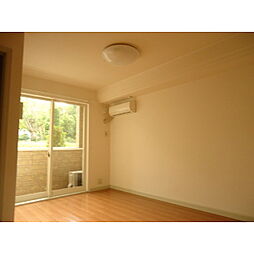 プリオール・I 1階1LDKのリビング/ダイニング