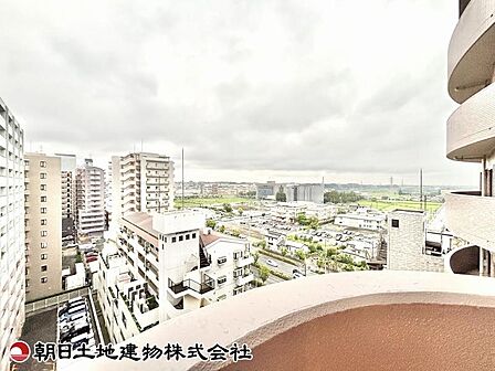 さえぎる建物がないので陽当りが良く開放的です。