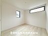 室内：【洋室 (約5.2帖)】子供部屋にピッタリなお部屋です♪