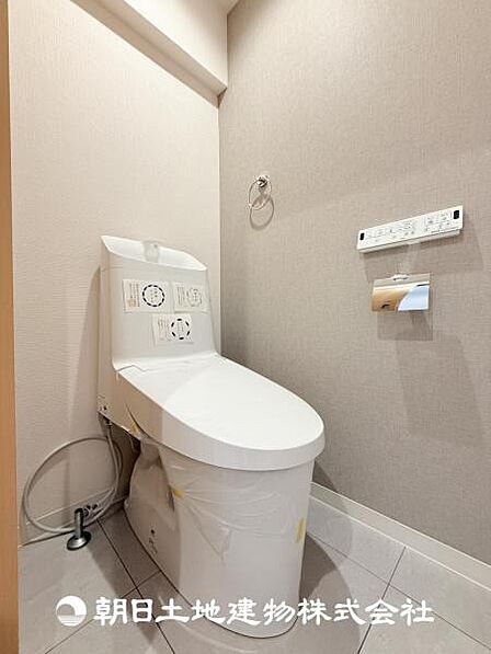【ウォシュレット付きトイレ】最近では当たり前になってきたウォシュレット付きトイレになります!デリケートな方でも安心してお使いいただけます!
