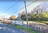 周辺：【磯部頭首工公園】　トイレや駐車場もあり散歩・ジョギングの休憩に便利です。