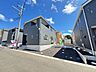 その他：【前面道路含む外観/10号棟】前面道路はアスファルト舗装済。お車はもちろん、自転車やベビーカーの通行もスムーズに行えます。
