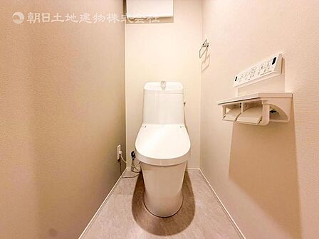 【トイレ】ウォシュレット、保温機能付き便座など充実の設備です　お掃除がしやすくストレスフリー！！ 