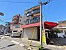 外観：1Fは仕込み場で2F、3Fが居住スペースになっております。