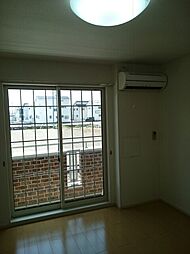 プリムヴェール 102 1階ワンルームのリビング/ダイニング