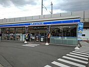 コンビニ「ローソン北長野駅前店まで377m」